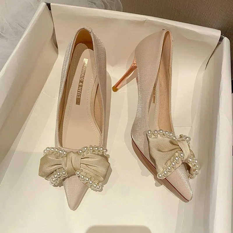 Bow Design WhiteTrendy Elegant  Pumps Heel