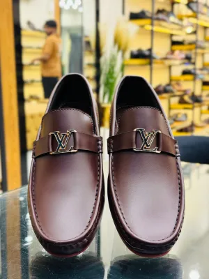 CLASSIC BROWN LOAFERS