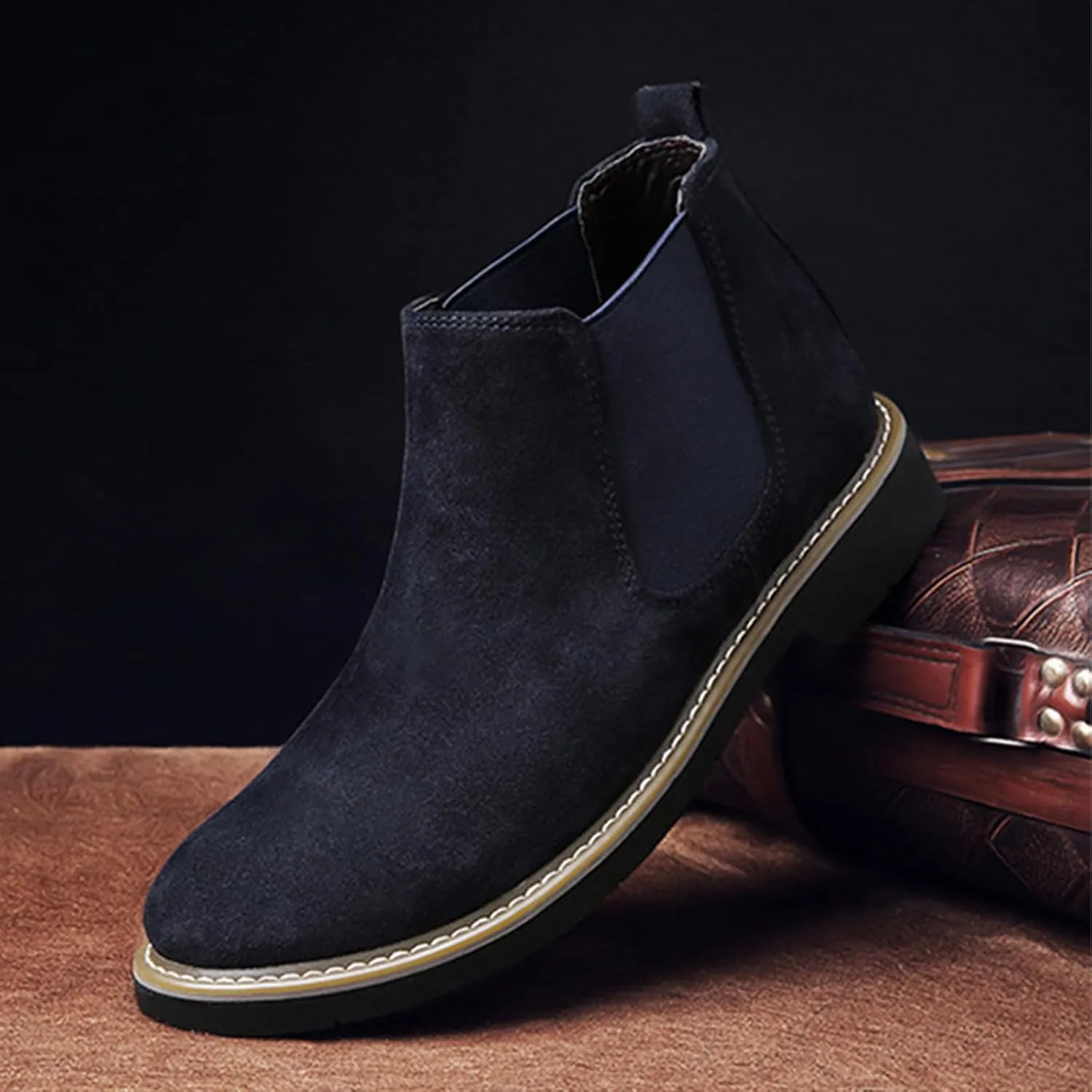 Men's Suede Chelsea Boots Fashion Round Toe Chunky Heel Non-Slip Business Ankle Boots Retro Slip-On Short Boots